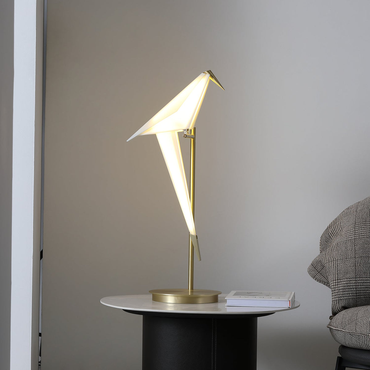 Kaelora moderne tafellamp in goudkleurige afwerking