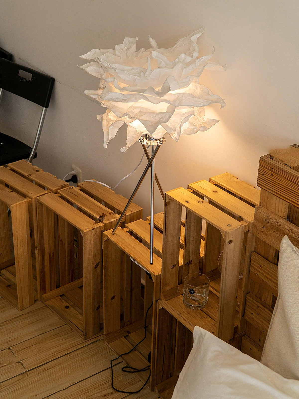 Moderne tafellamp van papier in peony-stijl