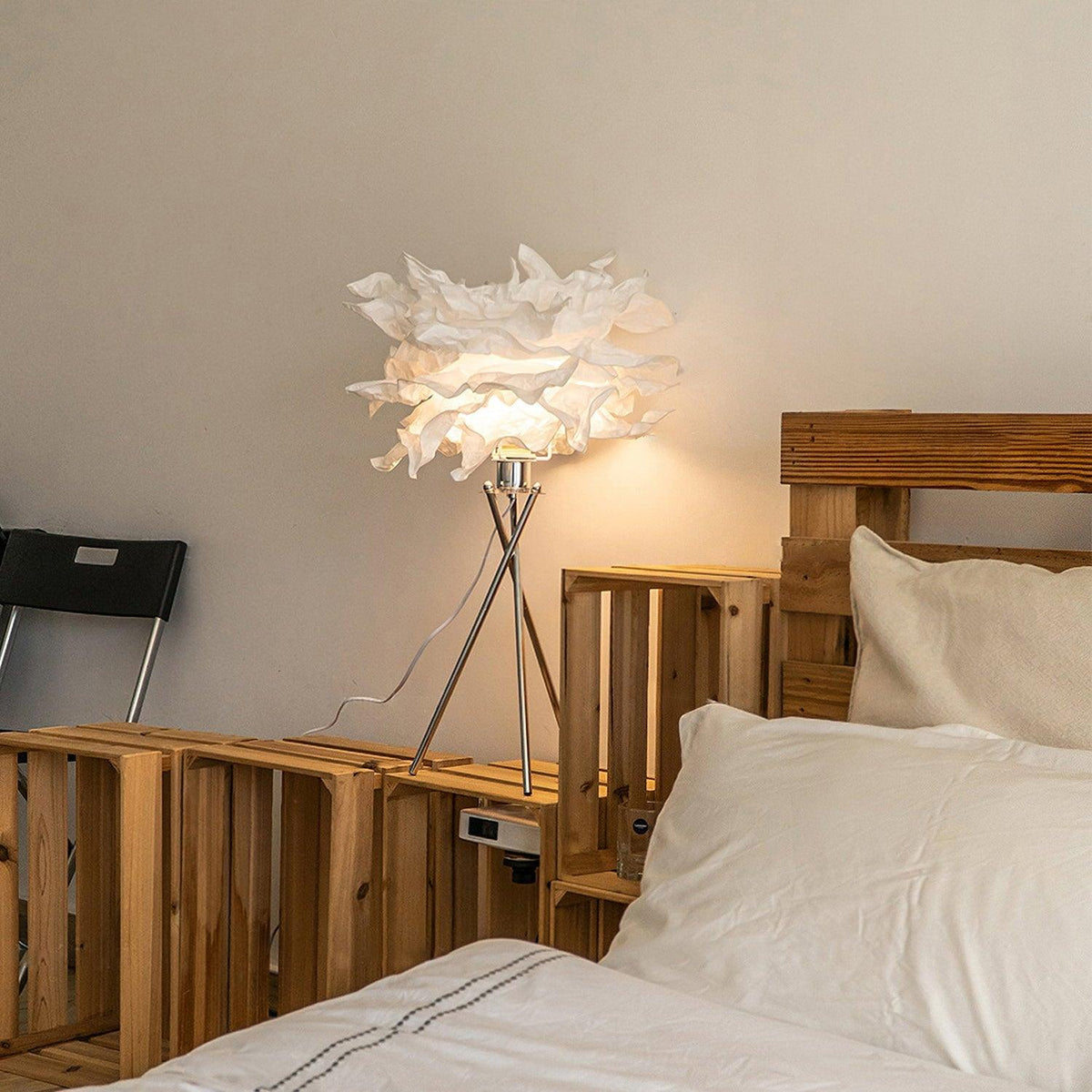 Moderne tafellamp van papier in peony-stijl