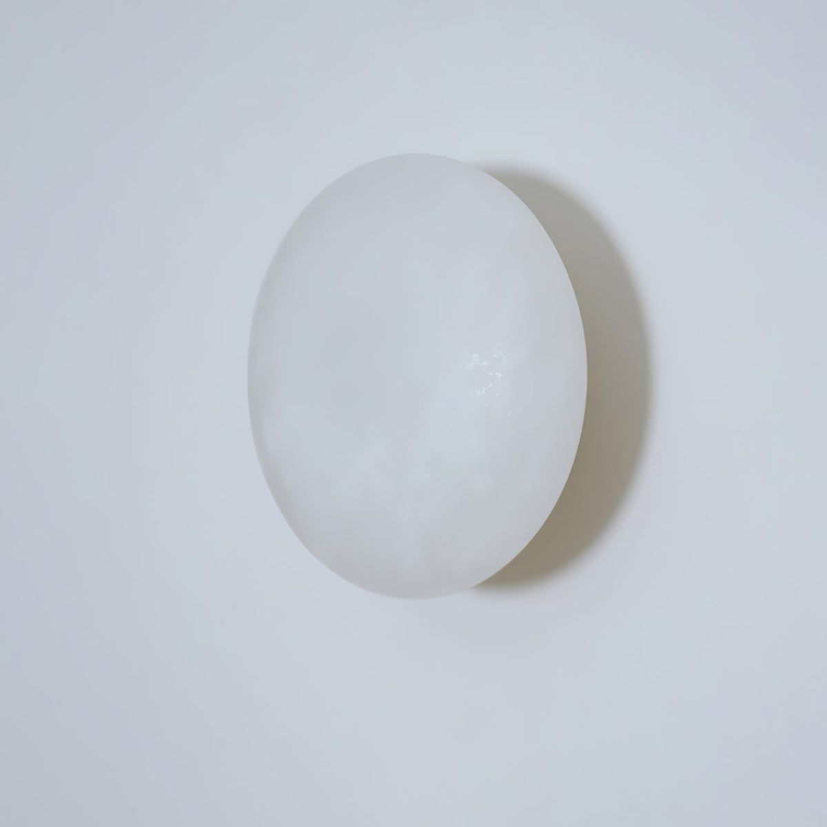 Eurthais minimalistisch albasten wandlamp