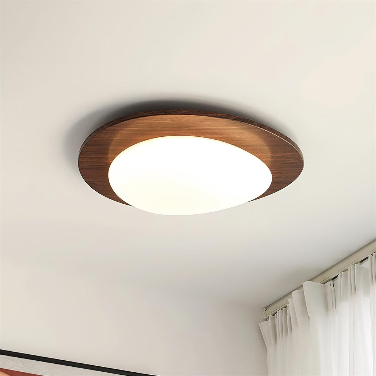 Evory plafondlamp in walnoothout met kiezelvormige-vorm