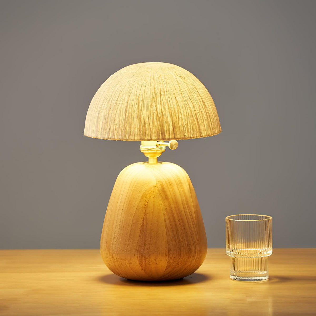 Elugan tafellamp van massief hout