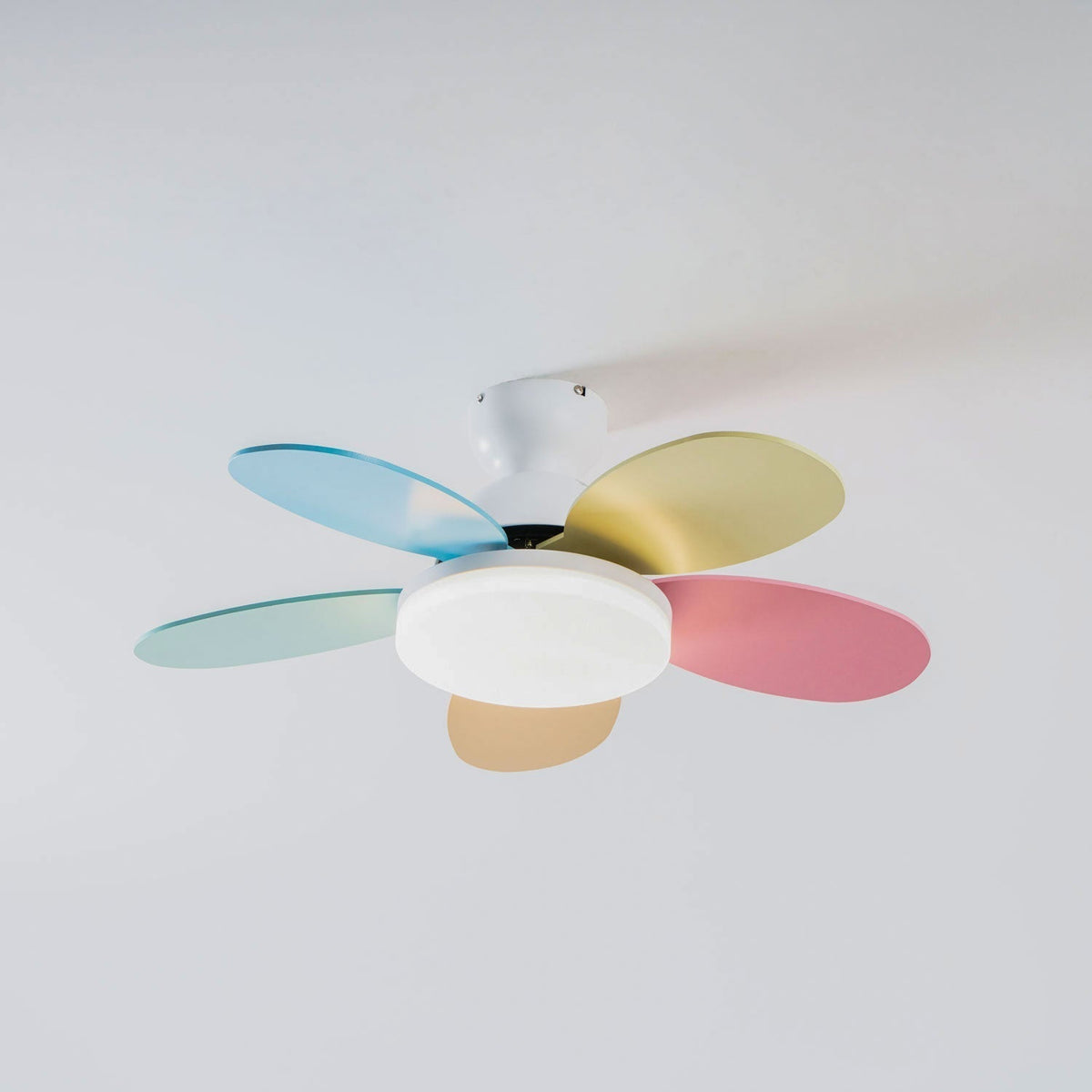 Eireise kleurrijke plafondventilator met lamp voor de kinderkamer