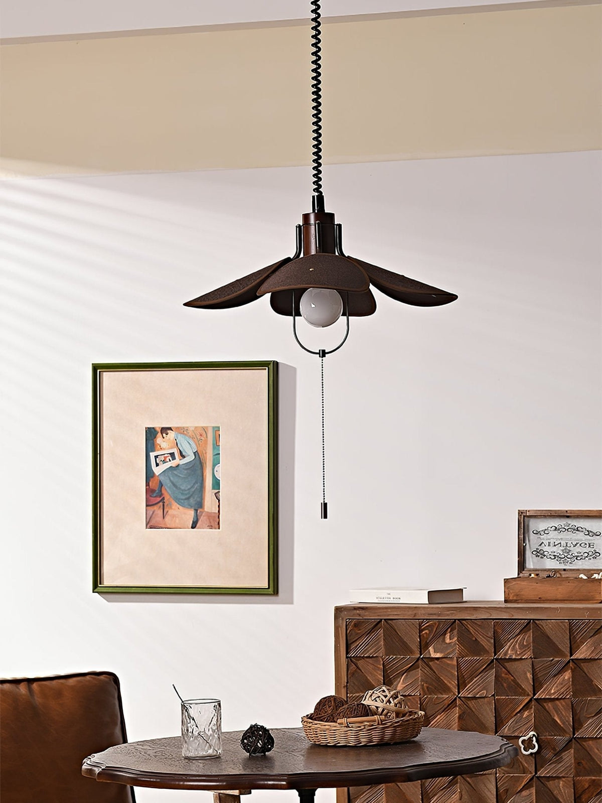 Utalion traditionele hanglamp van hout en stof met bloemblaadjesvorm