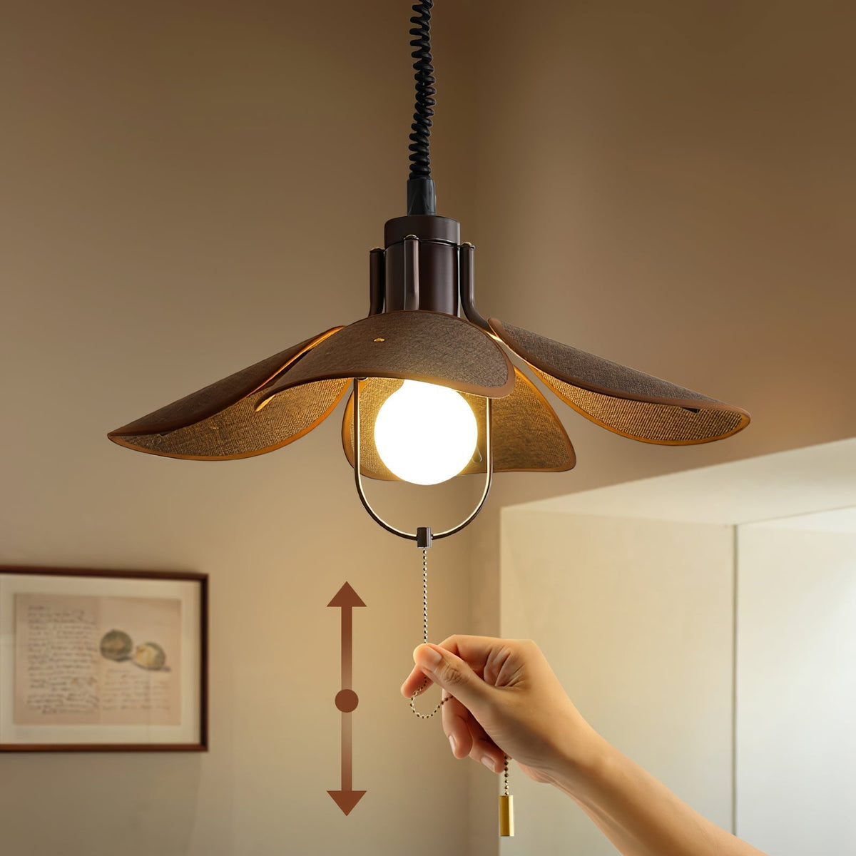 Utalion traditionele hanglamp van hout en stof met bloemblaadjesvorm