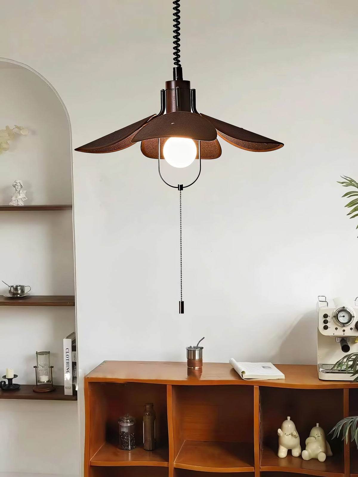 Utalion traditionele hanglamp van hout en stof met bloemblaadjesvorm