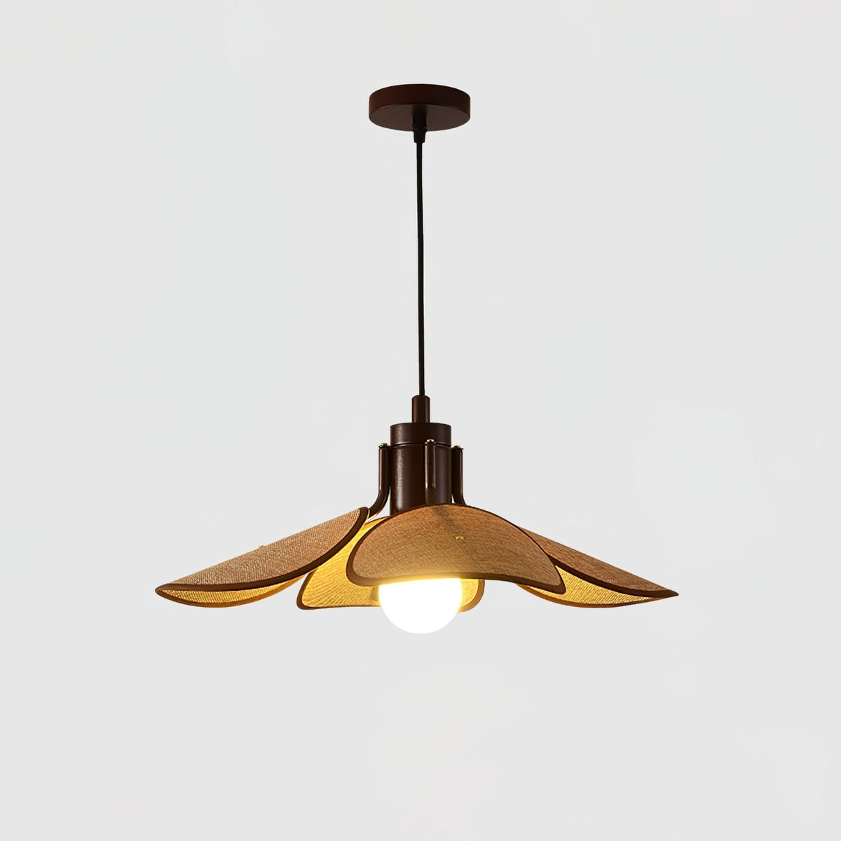 Utalion traditionele hanglamp van hout en stof met bloemblaadjesvorm