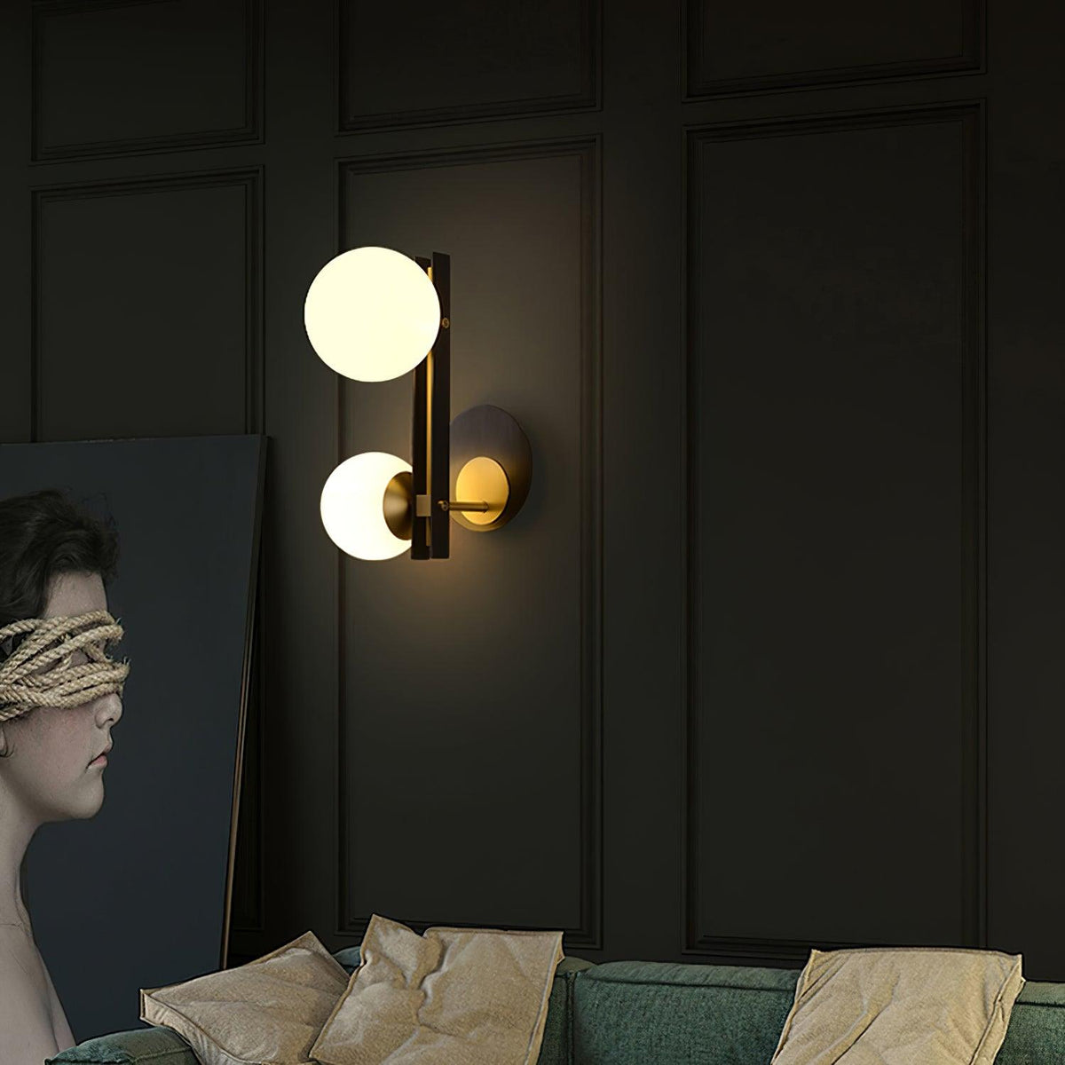 Eiranaria wandlamp met planetaire glazen kap