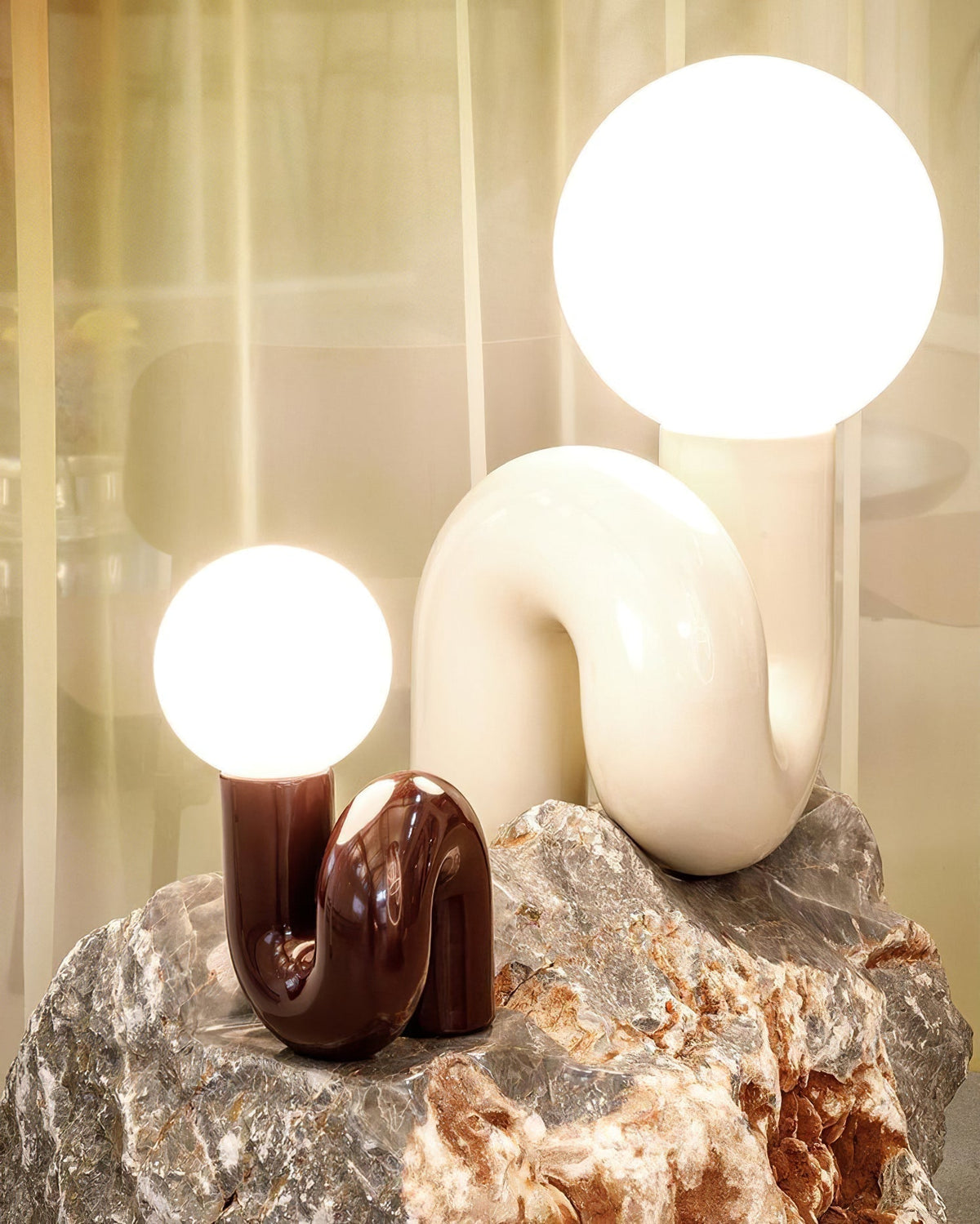 Soreeon tafellamp Playful N-vorm volledig wit