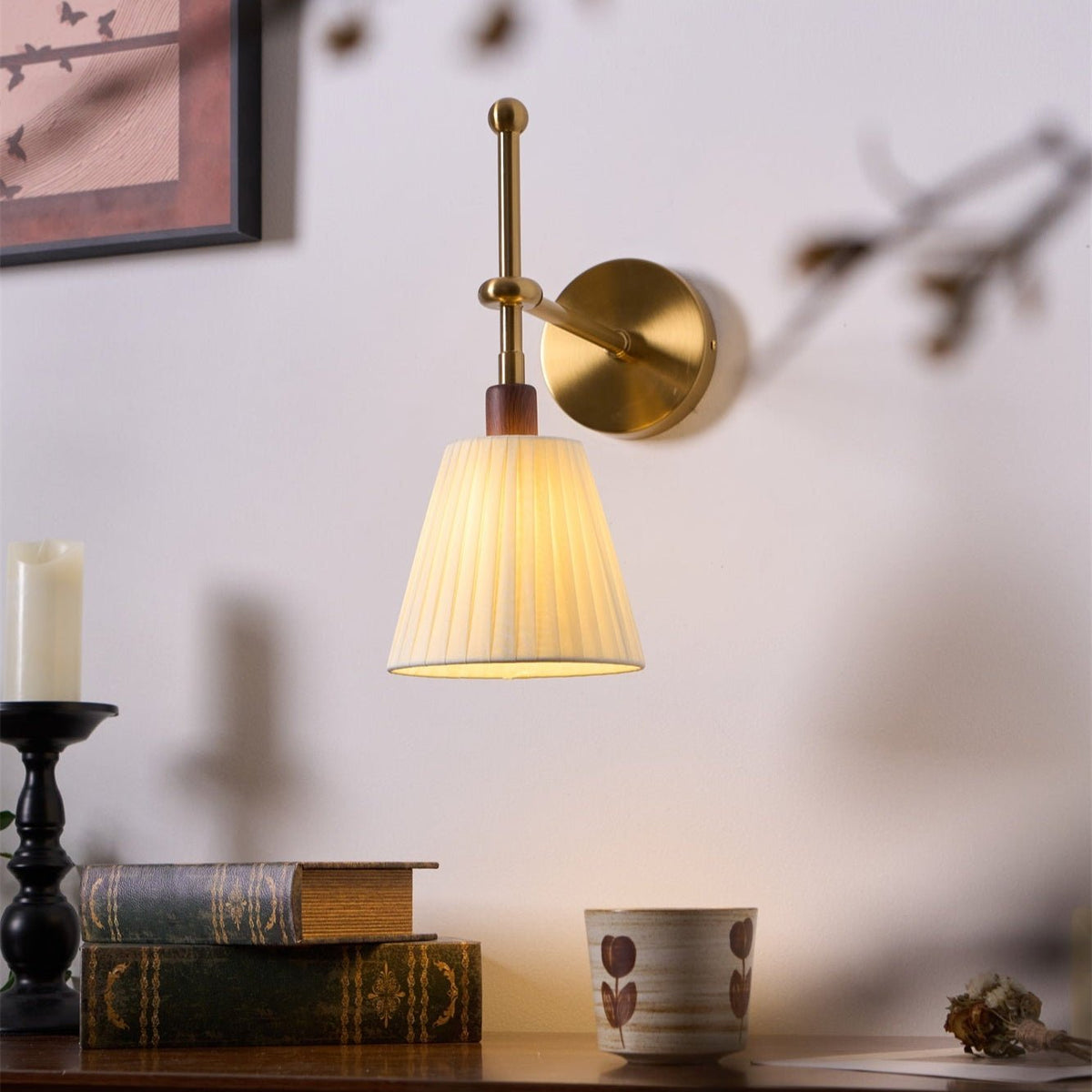 Gairm wandlamp met geplooide stofkap in messing