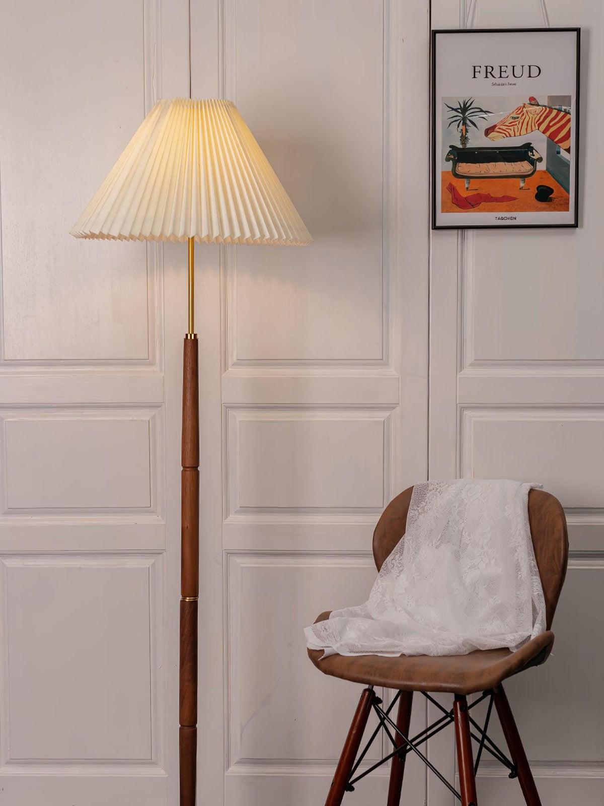 Syleina Minimalistische vloerlamp van massief hout