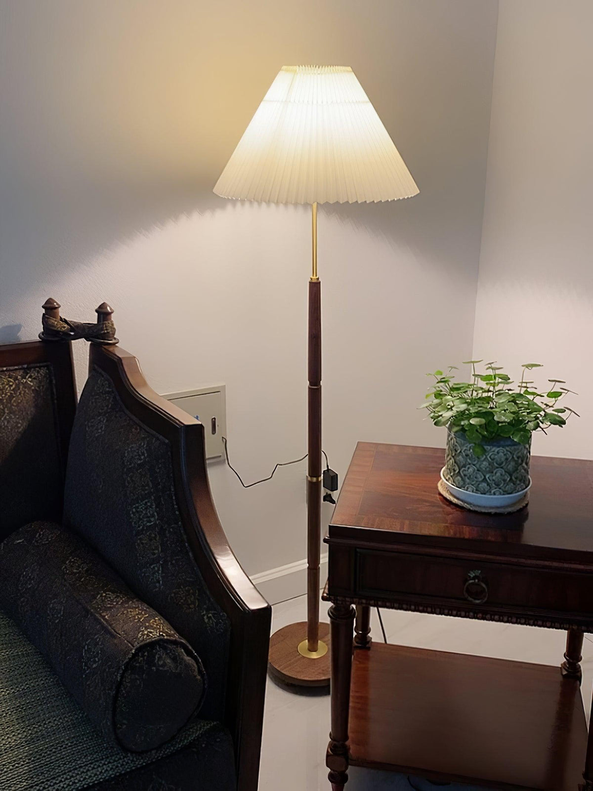Syleina Minimalistische vloerlamp van massief hout