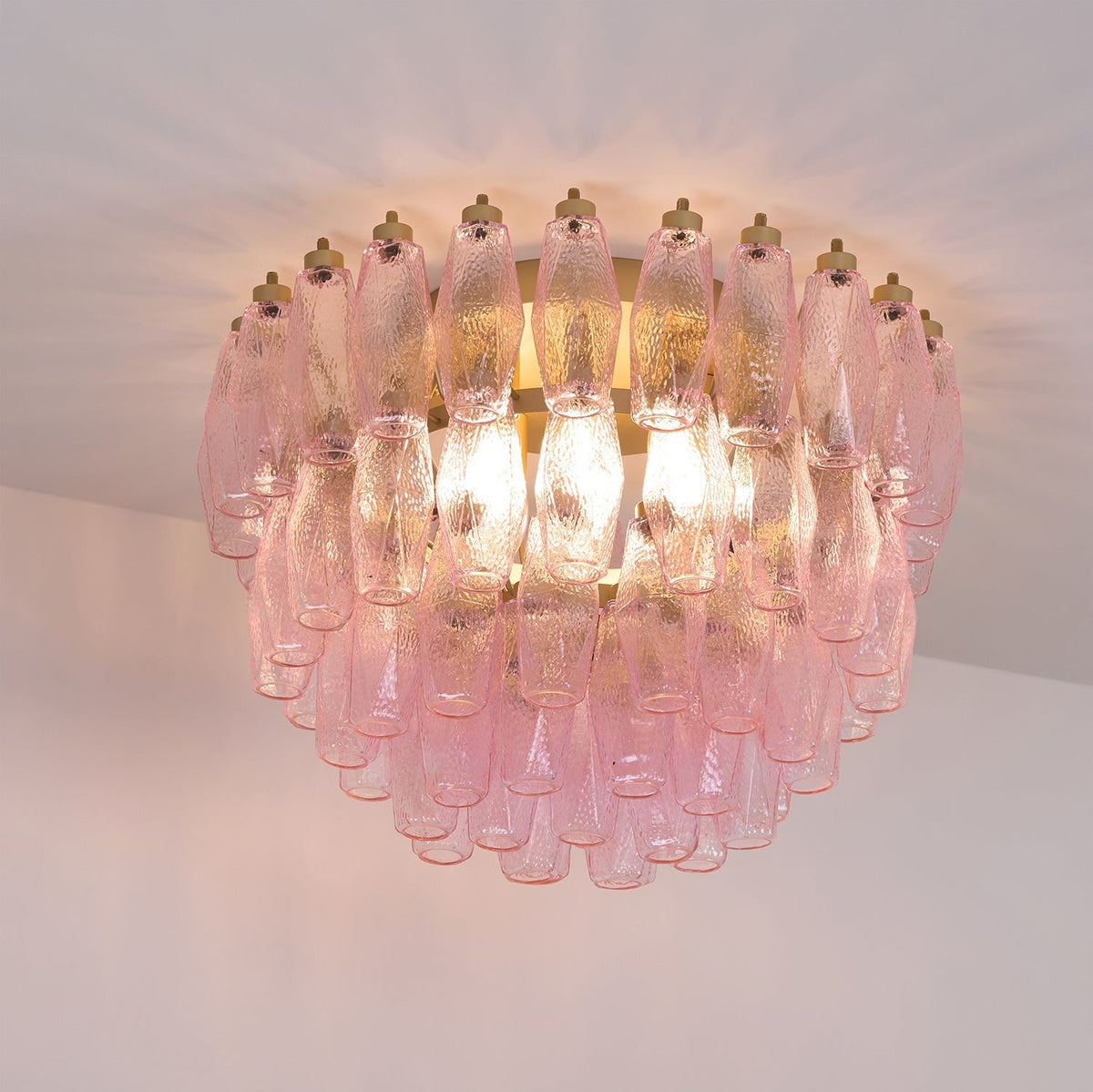 Celelaya plafondlamp Poliedri gelaagde roze Murano-glas vlakke plafondlamp