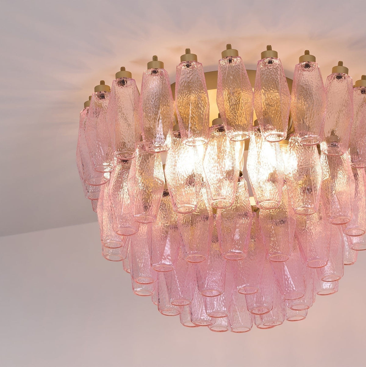 Celelaya plafondlamp Poliedri gelaagde roze Murano-glas vlakke plafondlamp