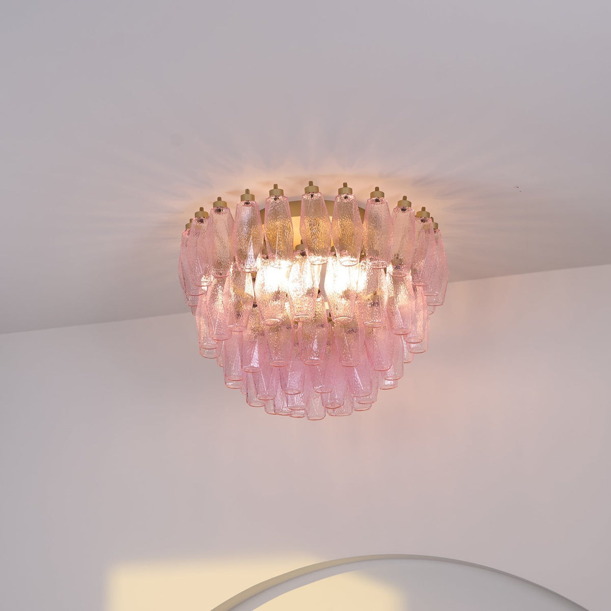 Celelaya plafondlamp Poliedri gelaagde roze Murano-glas vlakke plafondlamp