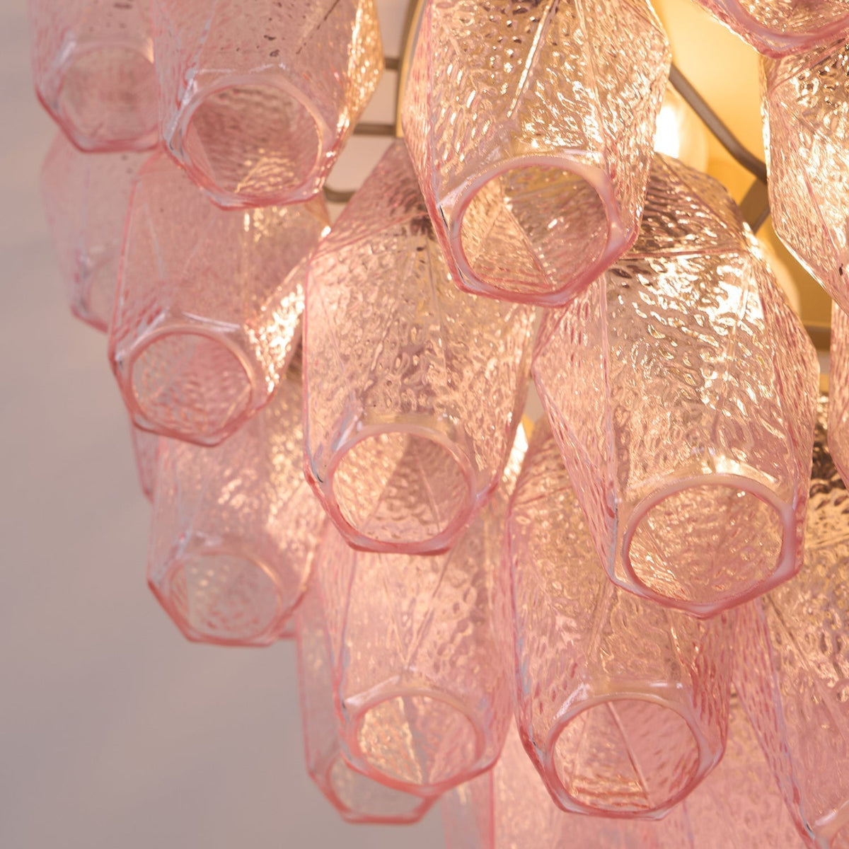 Celelaya plafondlamp Poliedri gelaagde roze Murano-glas vlakke plafondlamp