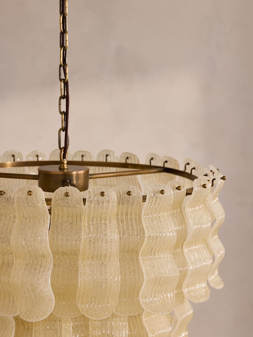 Borzi kroonluchter met gele glazen bloemblaadjes in luxe goudkleurige afwerking
