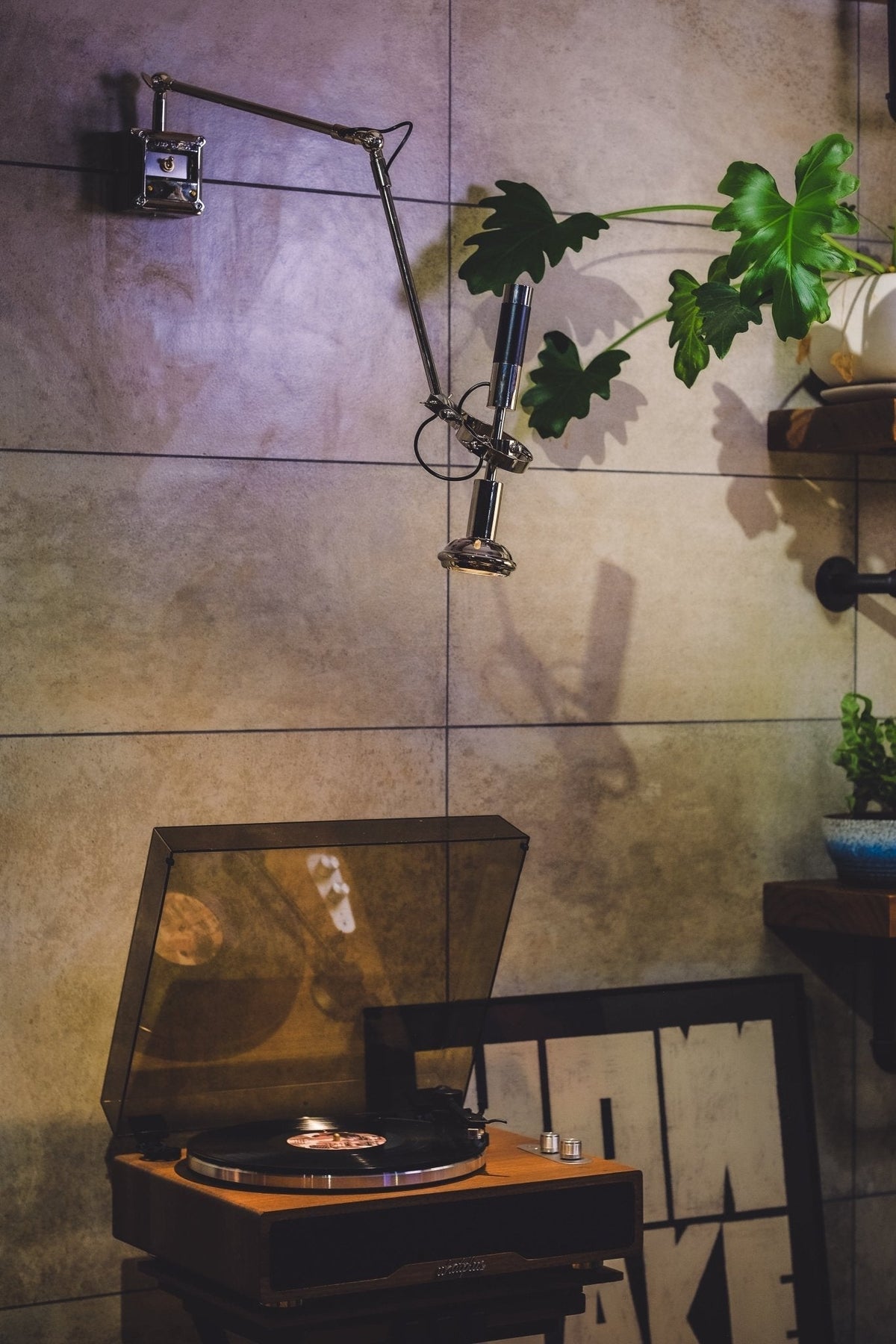 Perv wandlamp met lichtstraal