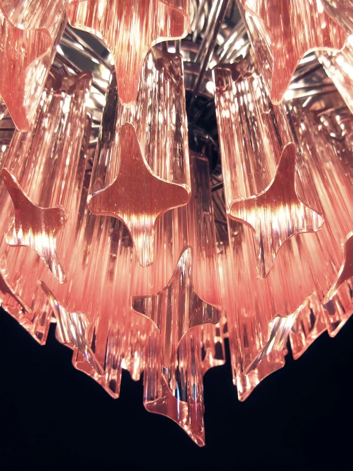 Celelaria Kroonluchter met Roze Glasprismen Geometrisch