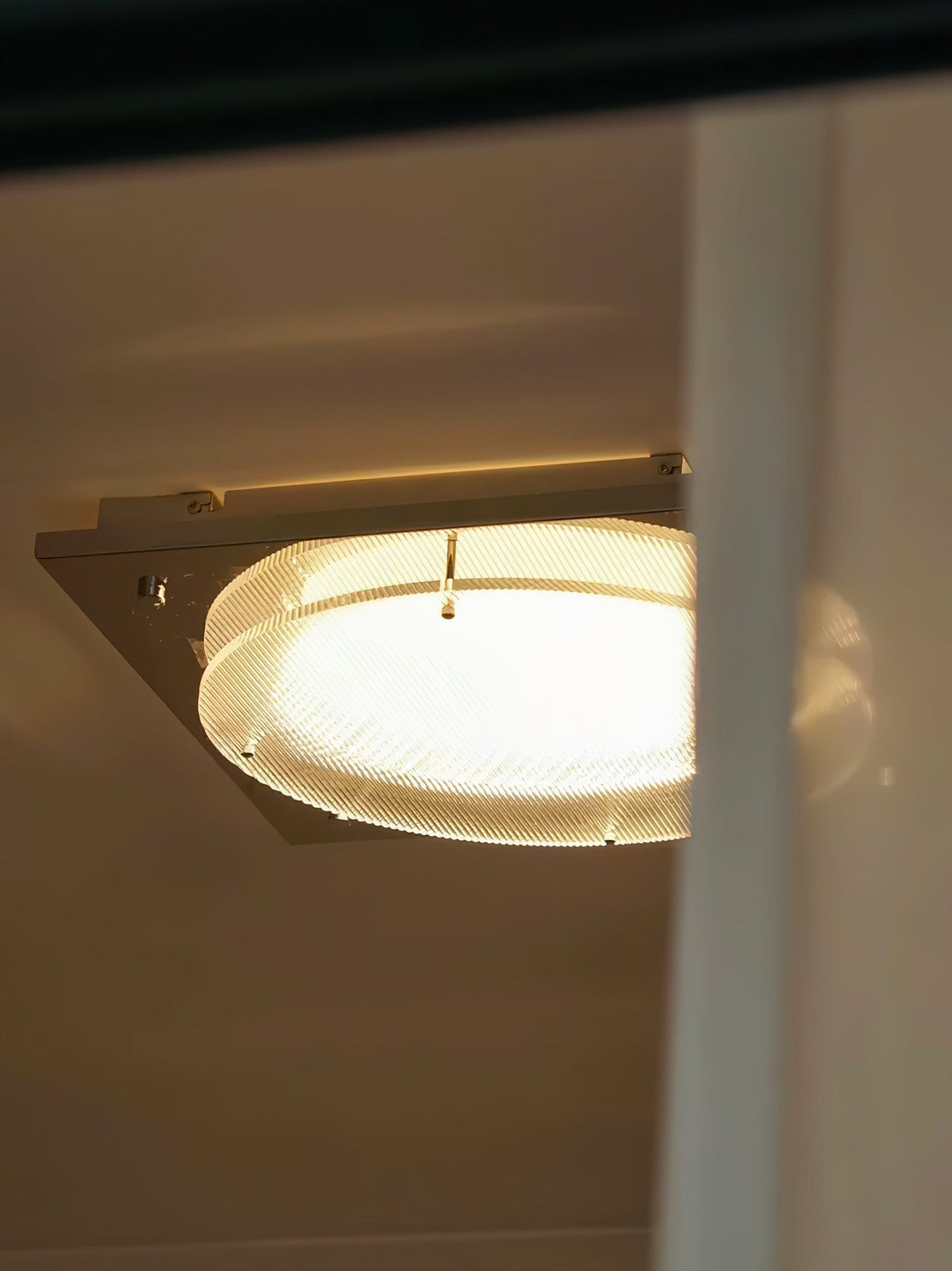 Isolora Noordse kunst Shield wandlamp