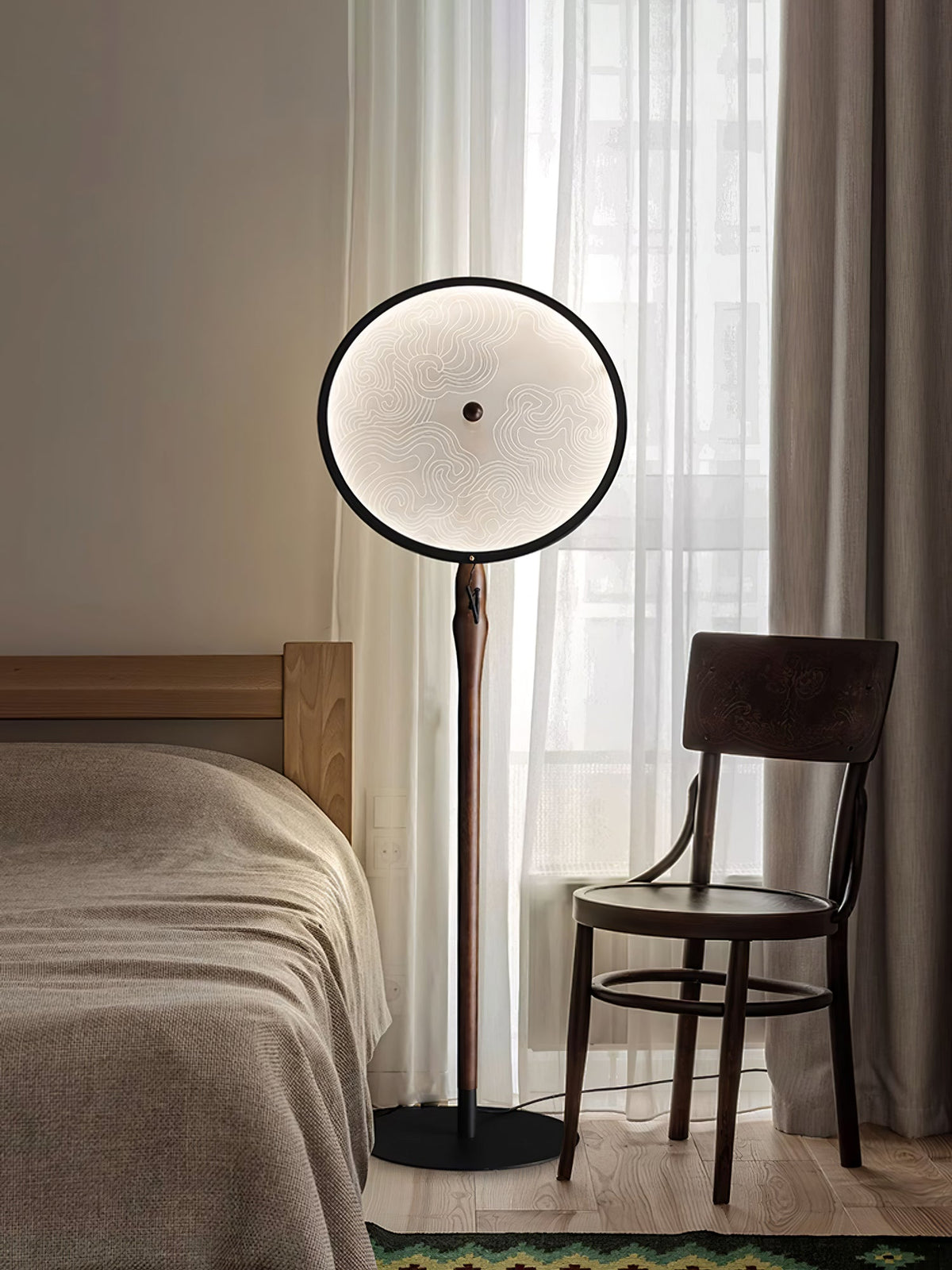 Evliriel vloerlamp van hout