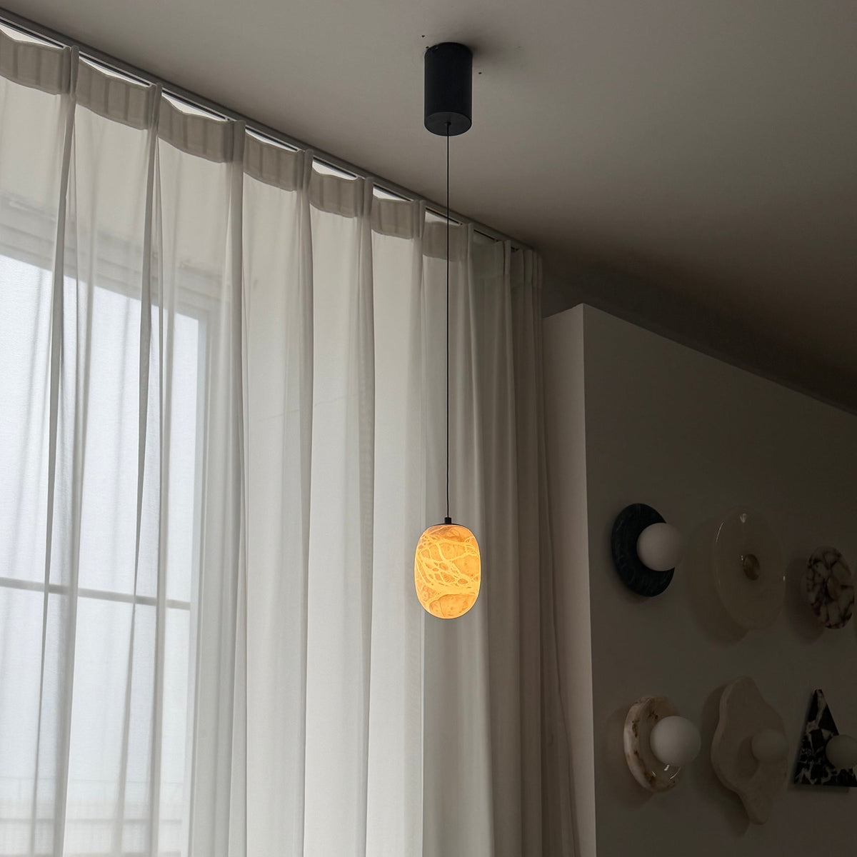 Eireenne hanglamp van albast in