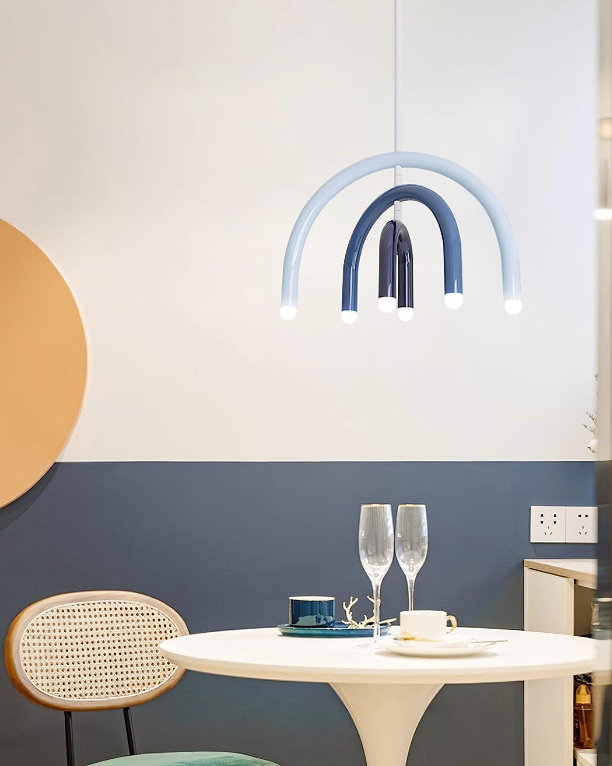 Moderne hanglamp met regenboogboog van metaal voor woon- en eetkamer