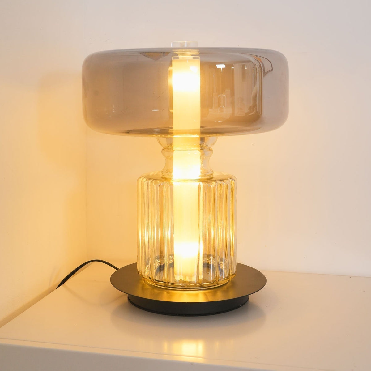 Svora moderne tafellamp van rookgrijs glas