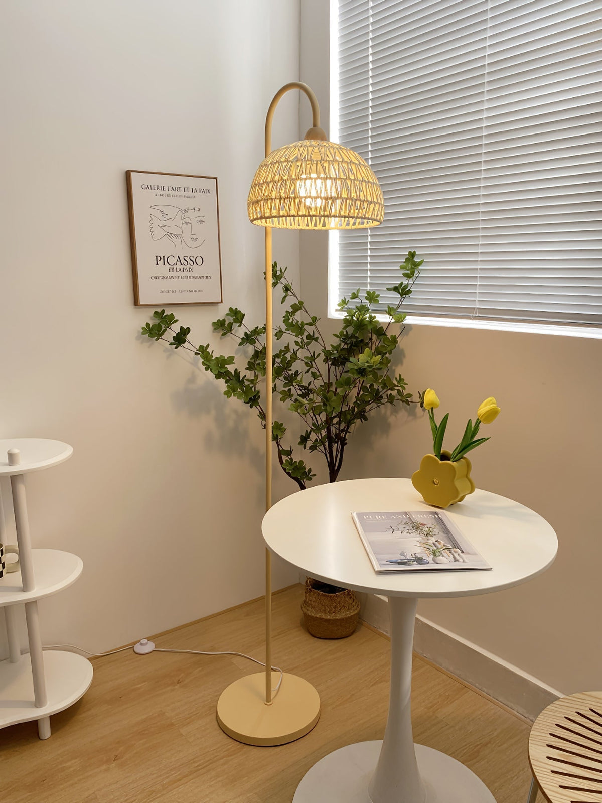 Tor vloerlamp minimalistisch beige