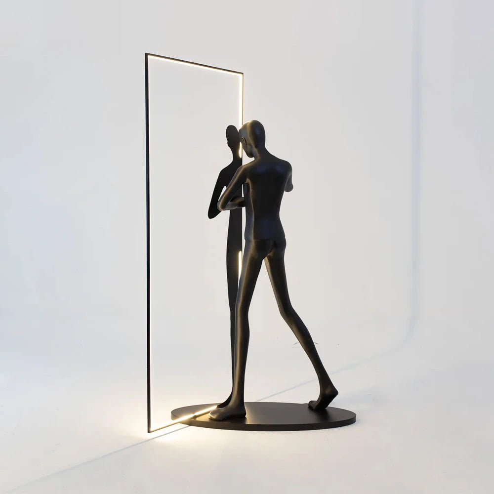 Onoryra sculpturale vloerlamp in zwart met spiegel