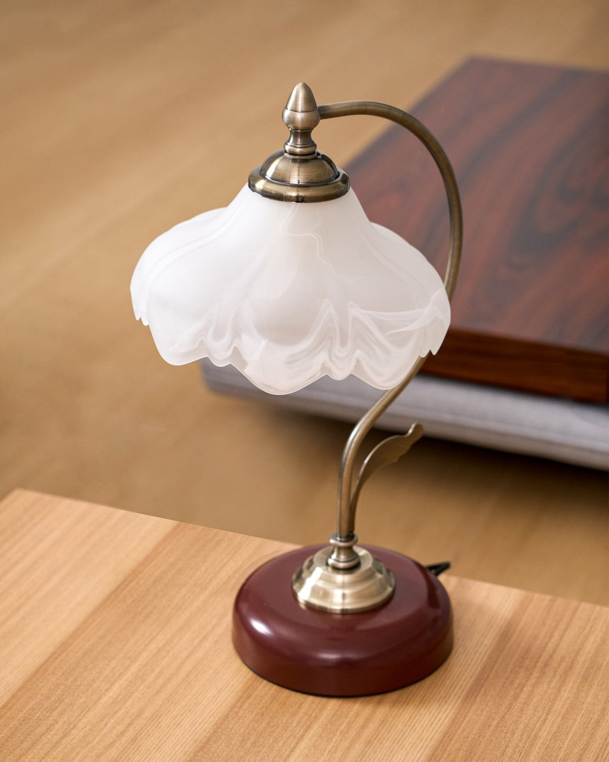Velivise Retro bloemblaad tafellamp