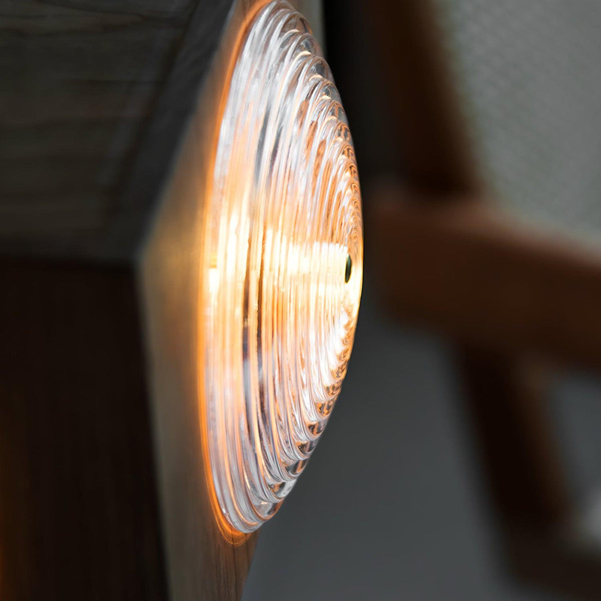 Vesoren houten vloerlamp met driepoot
