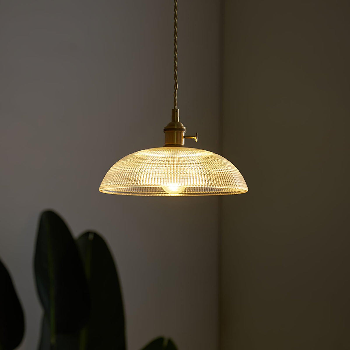 Crinel hanglamp van messing en glas