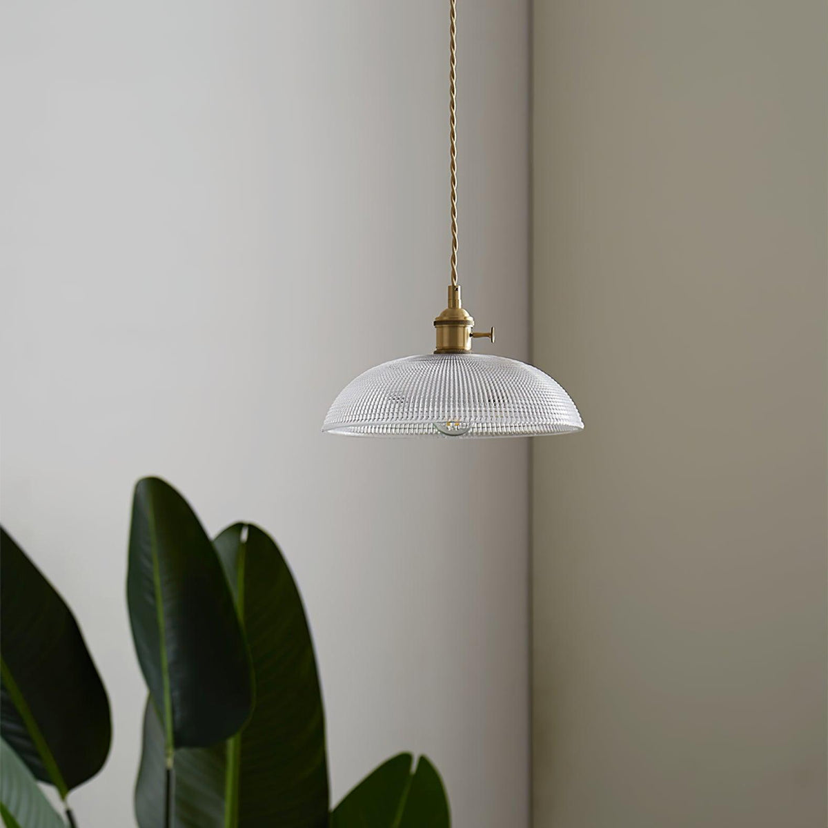 Crinel hanglamp van messing en glas