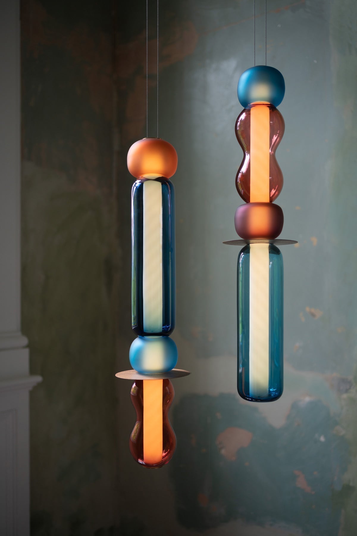 Lioririse hanglamp met gekleurde glas modern