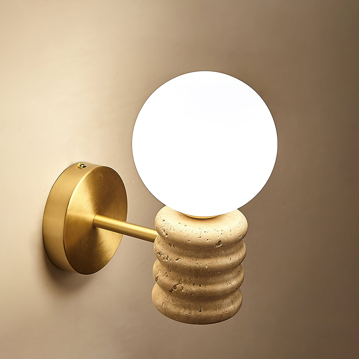 Zevelara gestapelde wandlamp van travertin
