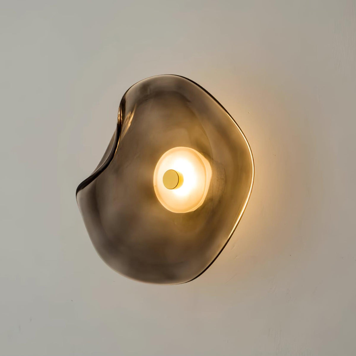 Kira wandlamp met amberkleurig glas
