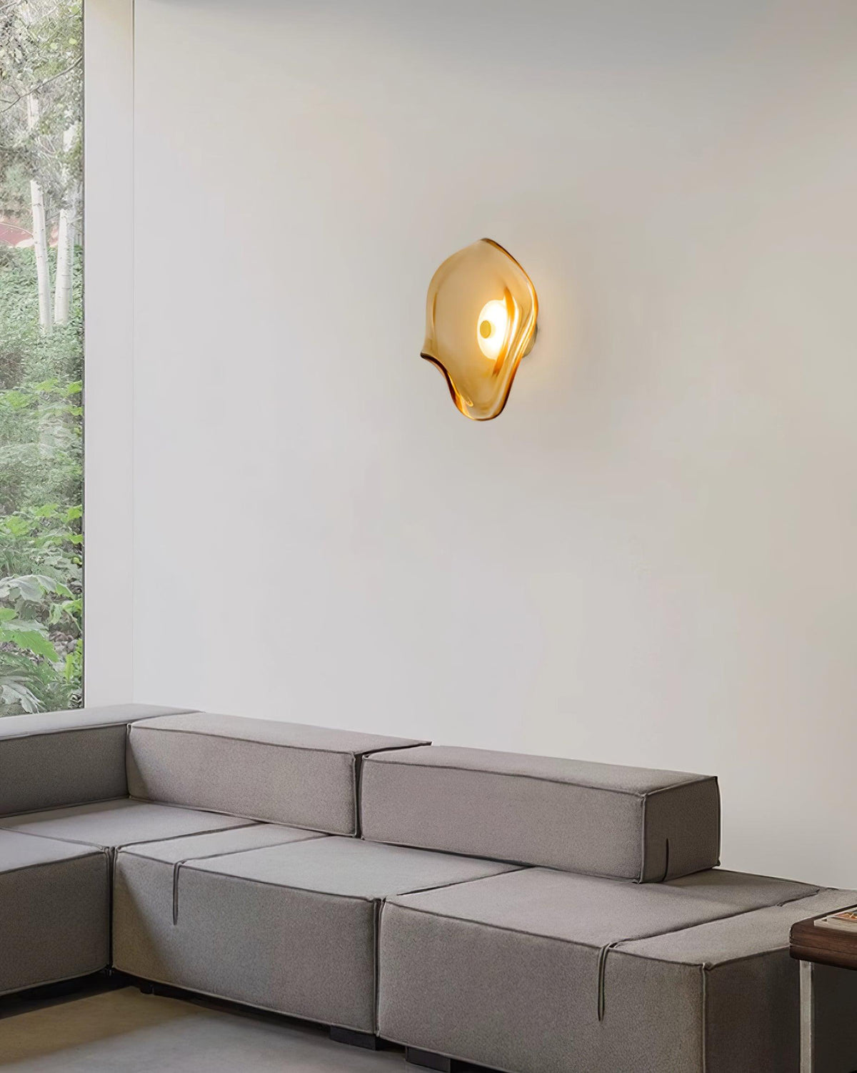 Kira wandlamp met amberkleurig glas