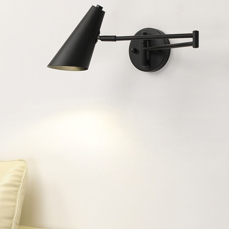 Freja Moderne Wandlamp Kegel Metaal Verstelbaar Zwart/Goud Slaapkamer/Woonkamer