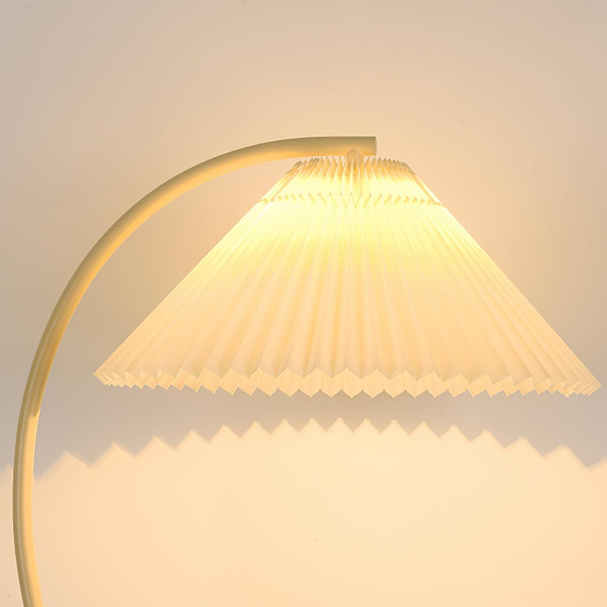 Mytalil Moderne vloerlamp met gebogen stoffen kap