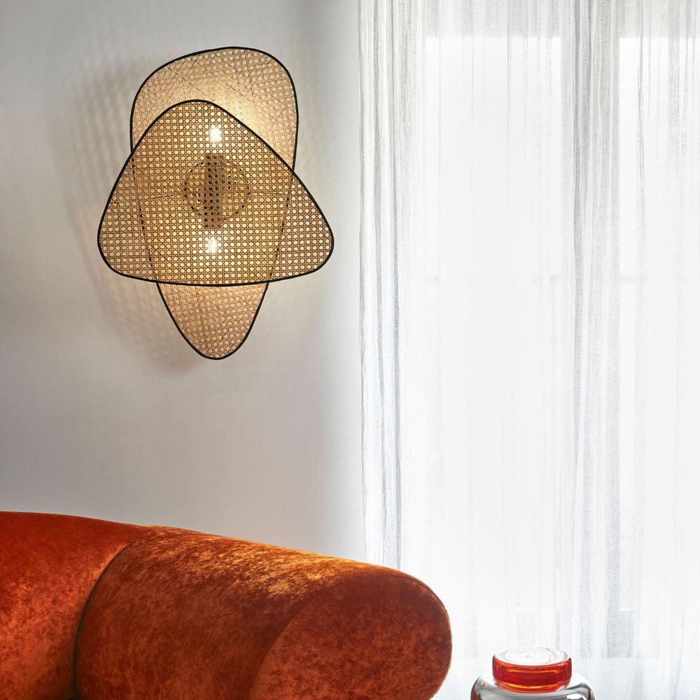 Caneira wandlamp met natuurlijke bamboe-ontwerp in cannage-stijl