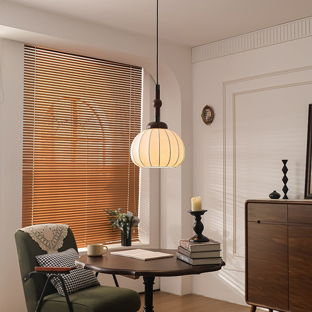 Livenor hanglamp van zijde en hout in Scandinavische stijl