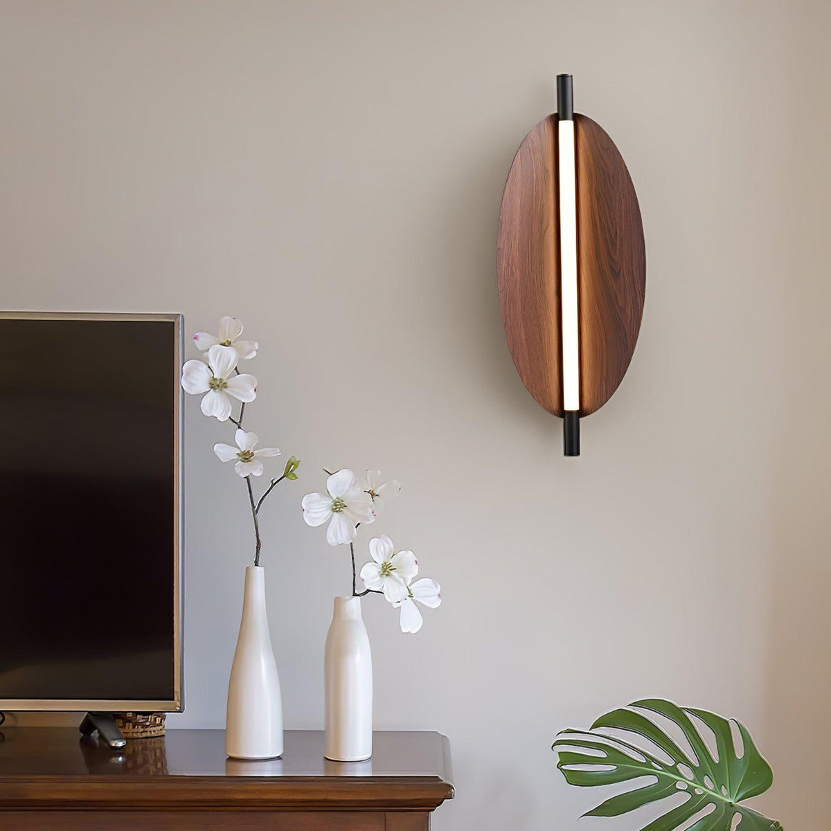 Orsoriel moderne minimalistische strakke wandlamp met walnoothout afwerking
