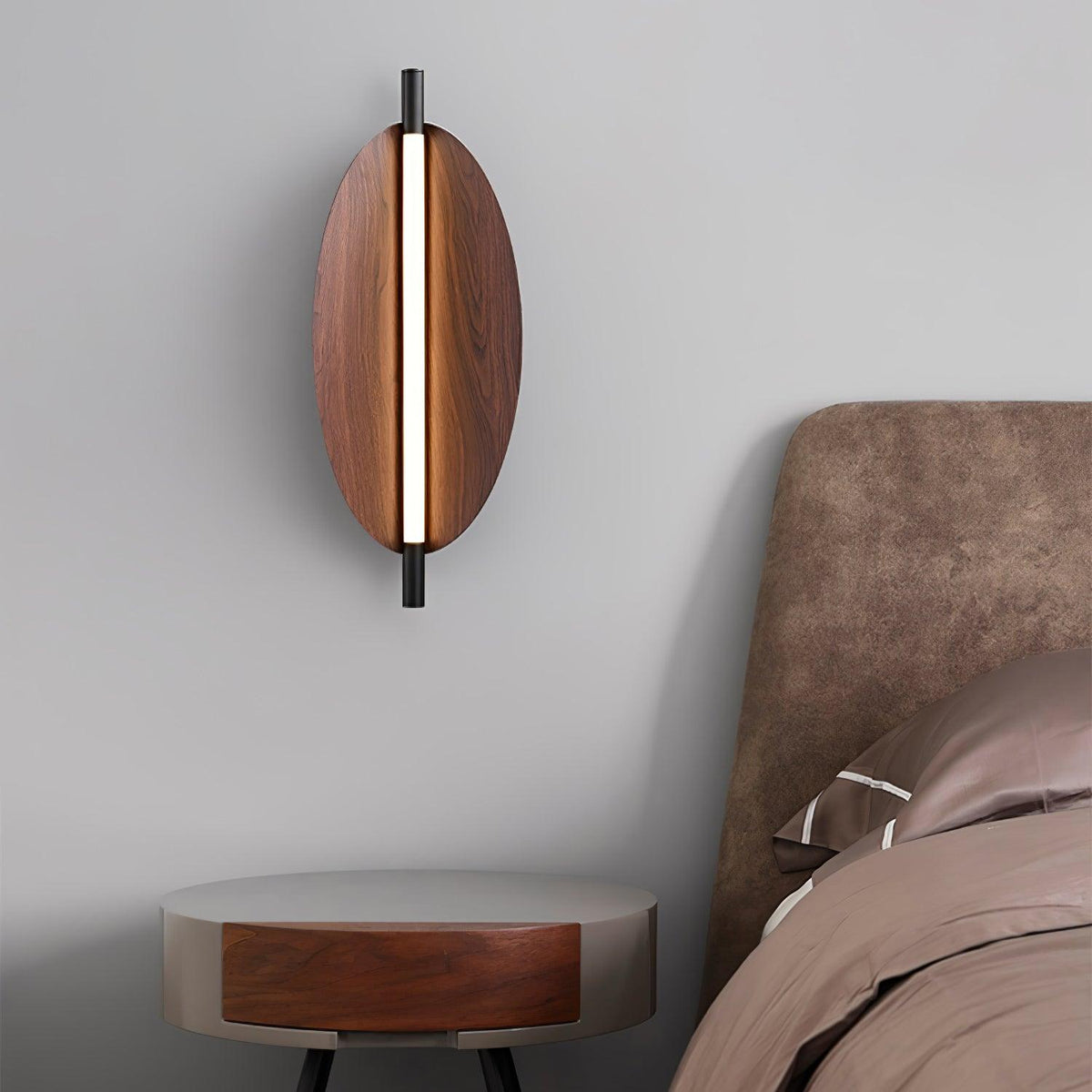 Orsoriel moderne minimalistische strakke wandlamp met walnoothout afwerking