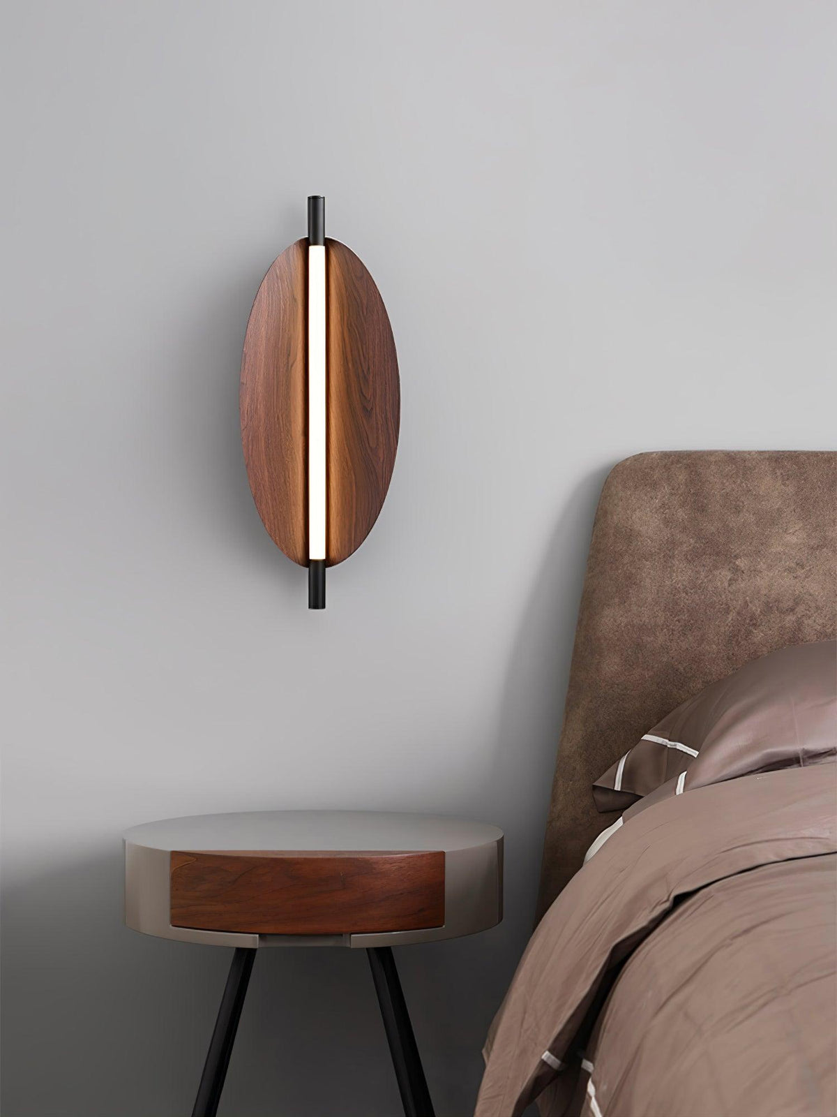 Orsoriel moderne minimalistische strakke wandlamp met walnoothout afwerking