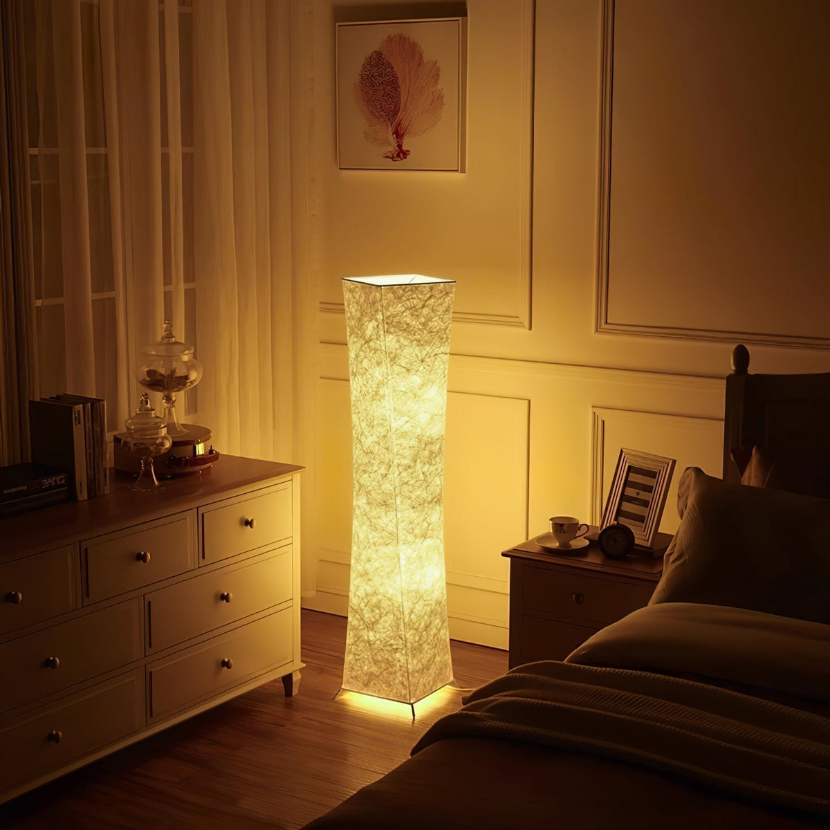 Ethereal vloerlamp met smalle taille