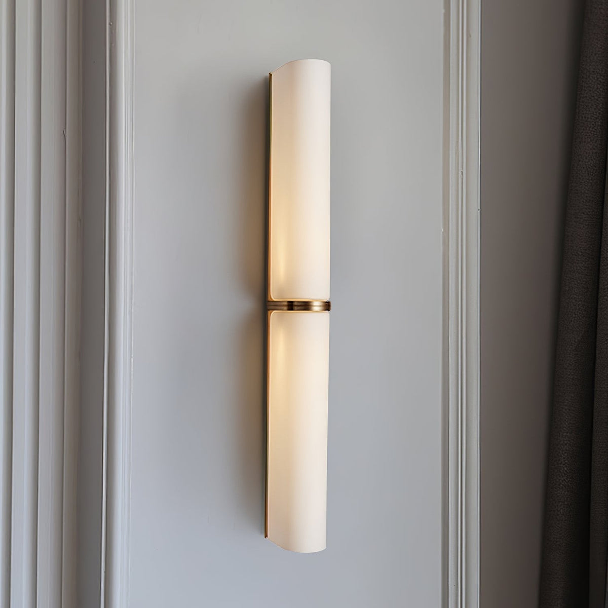 Eirisine wandlamp met glazen kap