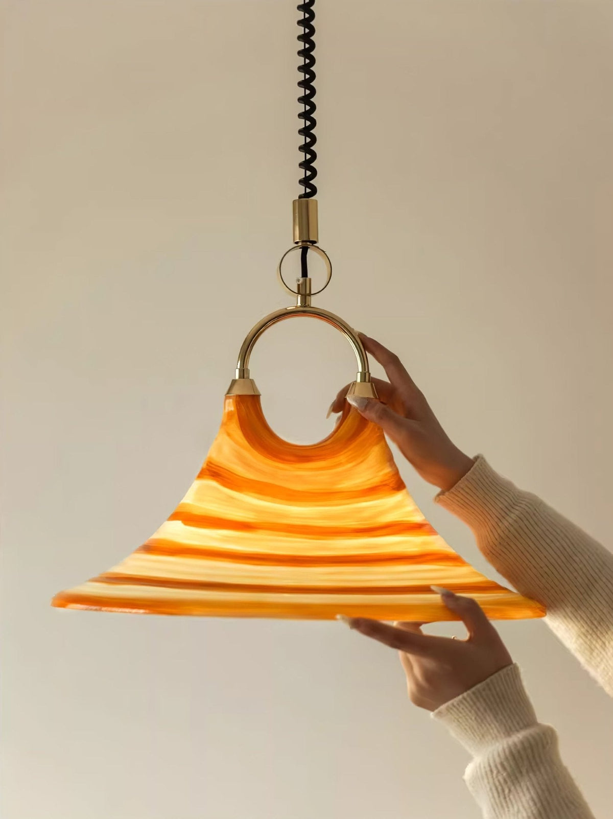 Aurmiros moderne hanglamp met minimalistisch draaiend glasontwerp