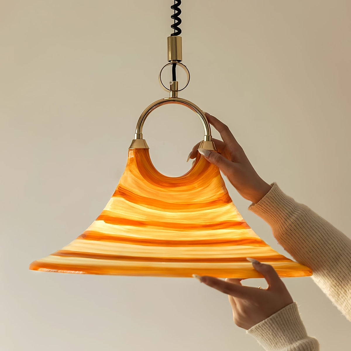 Aurmiros moderne hanglamp met minimalistisch draaiend glasontwerp