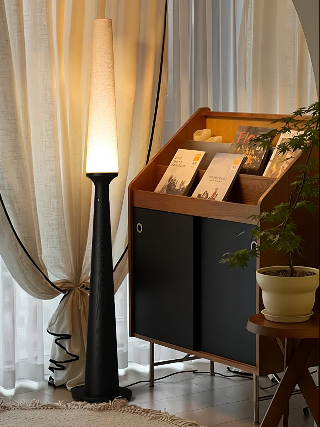 Vetheora vloerlamp met aflopend hout